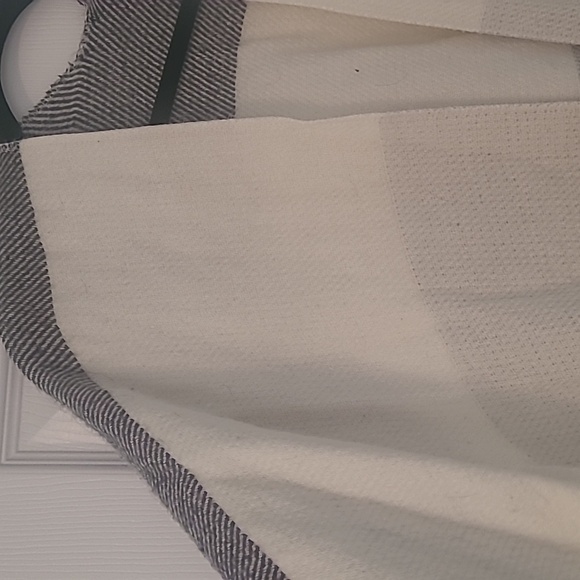 O/S Cozy Shawl - Picture 2 of 2